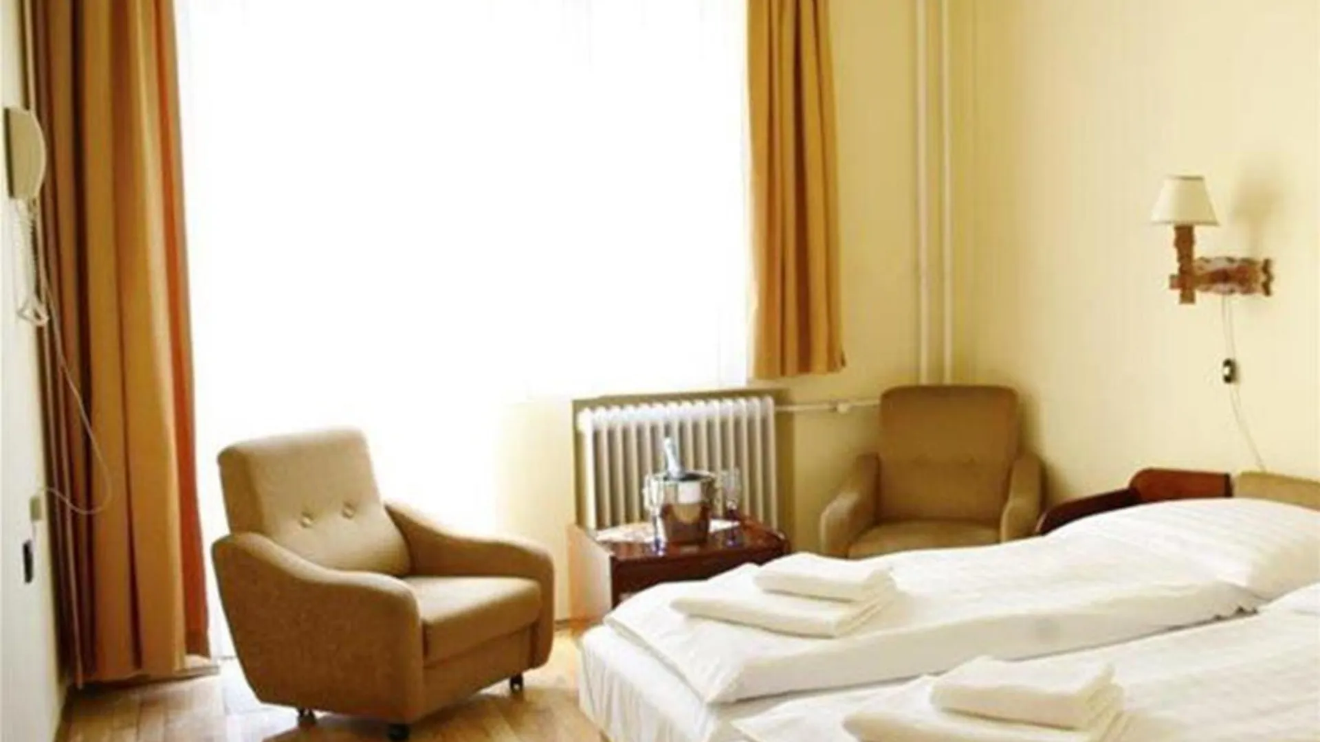 Hotel Bara Budapeste