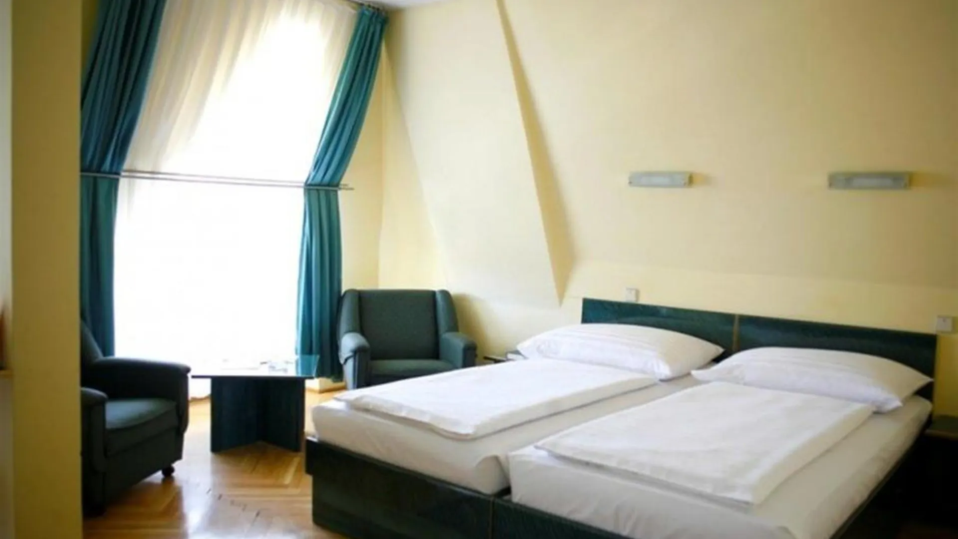 Hotel Bara Budapeste