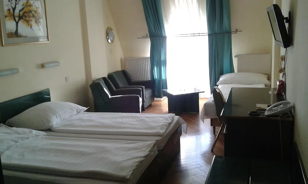 Hotel Bara Budapeste 3*,  Hungria