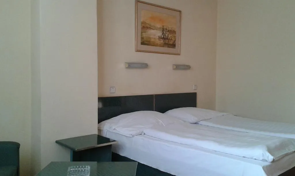 Hotel Bara Budapeste