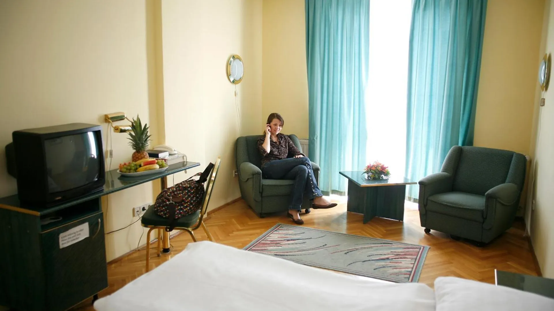 Hotel Bara Budapeste