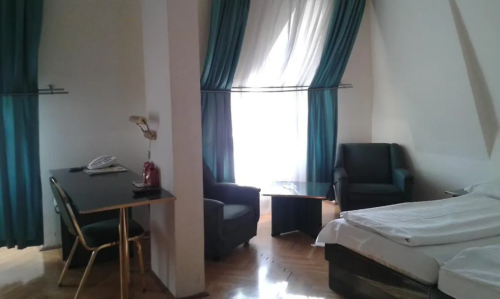 Hotel Bara Budapeste