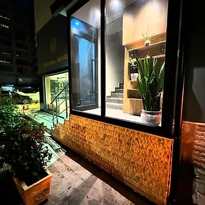 Hotel HER , Vlorë Albanië