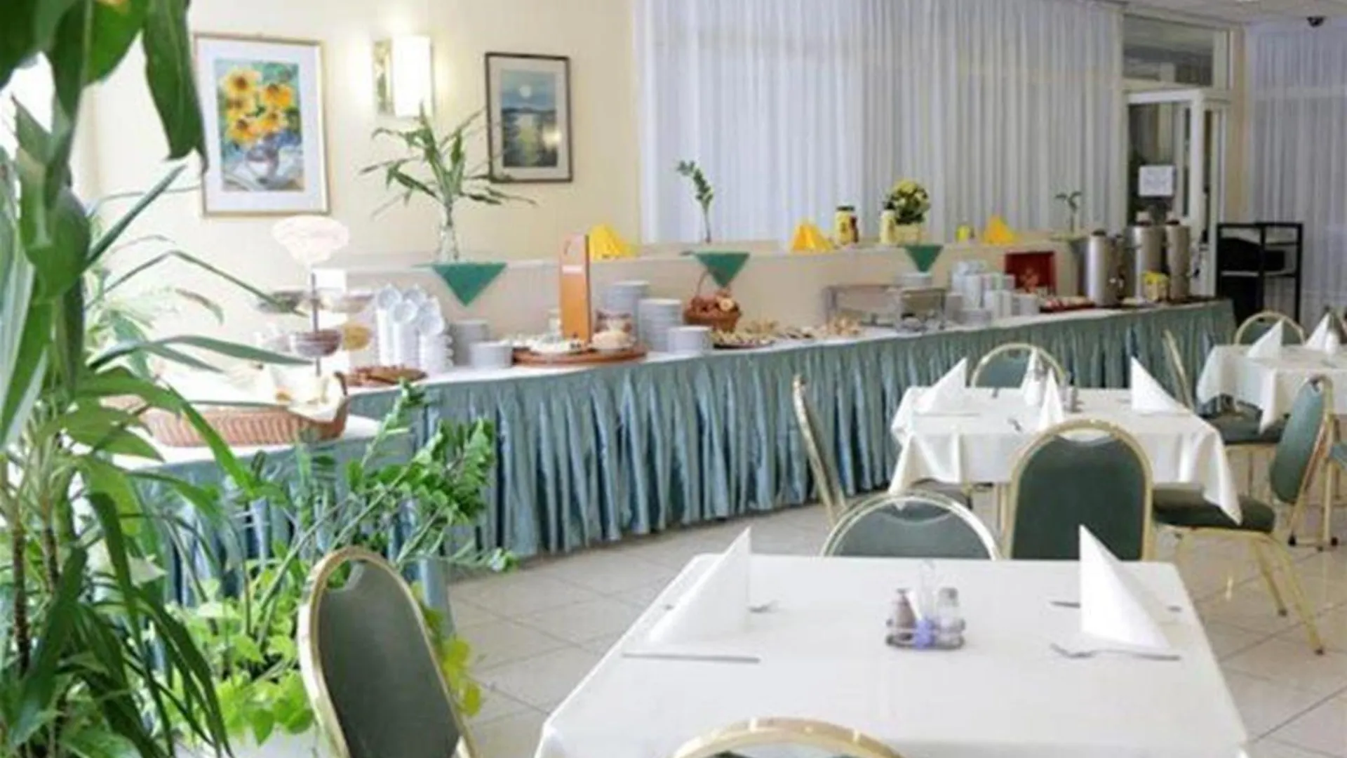 ***  Hotel Bara Budapest Hungary