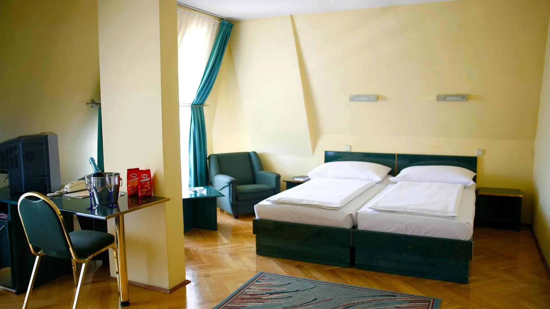 Hotel Bara Budapest location