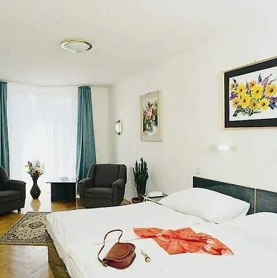 ***  Hotel Bara Budapest Hungary